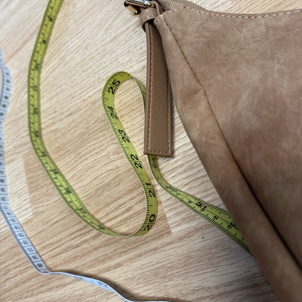 4th & Reckless Tan Faux Leather Hobo Shoulder Bag Slouch Minimalist - Picture 11 of 13